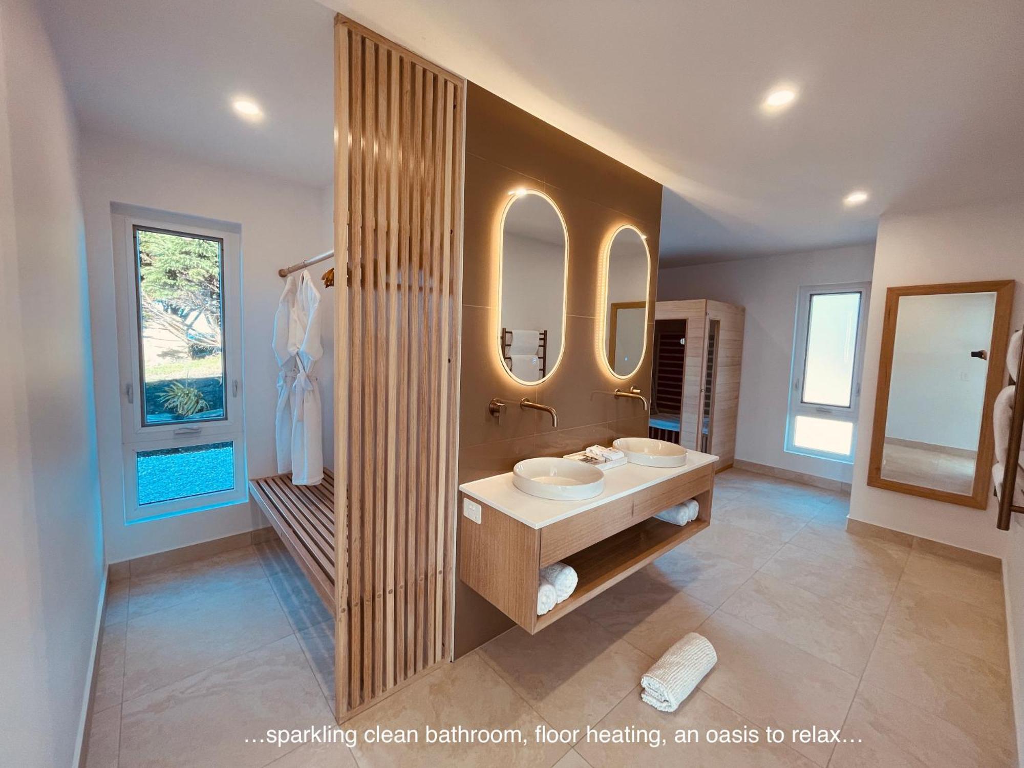 Villa Saltwater Sunrise Falmouth Exterior foto